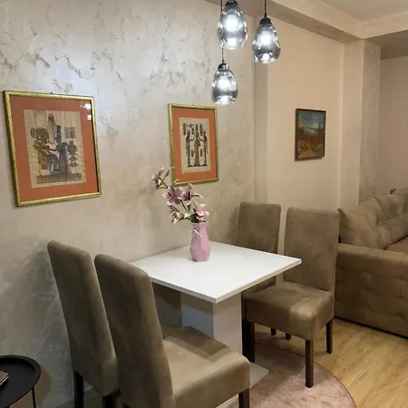 Centar- Montana 아파트 *